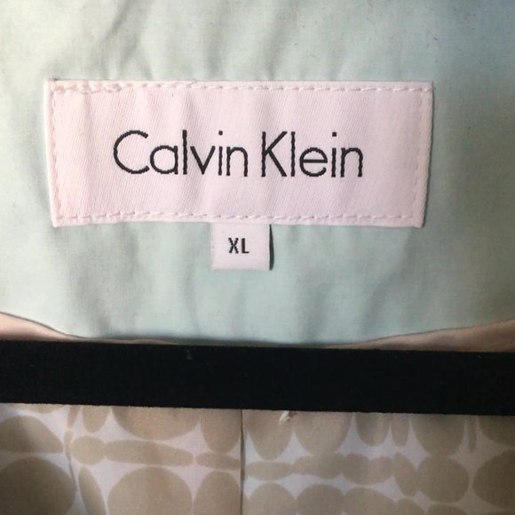 Calvin Klein - Picture 9 of 9